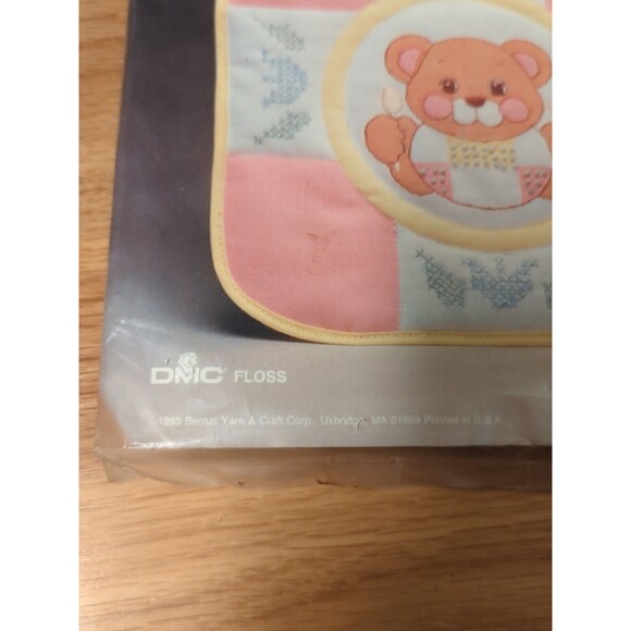Bernat Stitchery Beary Hungry Baby Bib Screened Crosstitch Kit S03001 DMC Floss - Picture 5 of 7